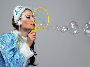 Новогоднее шоу мыльных пузырей со Снегурочкой