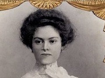 Экскурсия по экспозиции «Русская женщина в зеркале эпохи»