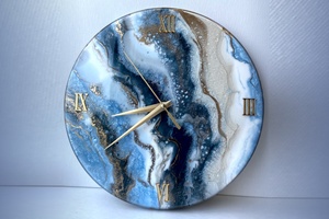 Часы. Срез камня. Мрамор