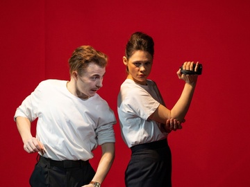 Изображая жертву