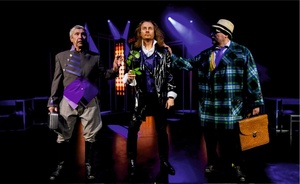 Трое на качелях