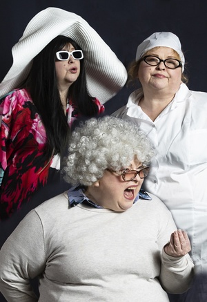 Осторожно! Женщины!