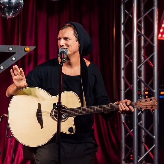 Антон Борисов