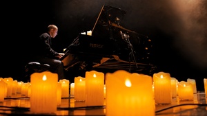 Людовико Эйнауди: неоклассика при свечах