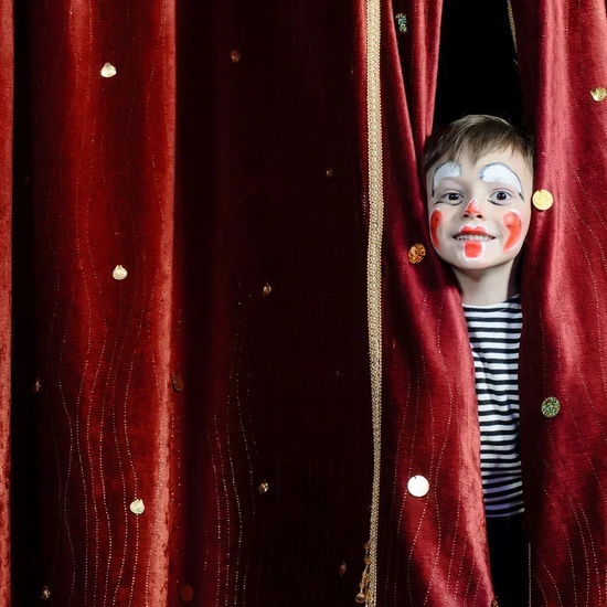 Домомучительница и прекрасное привидение