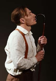 Владимир Маяковский: "Послушайте"