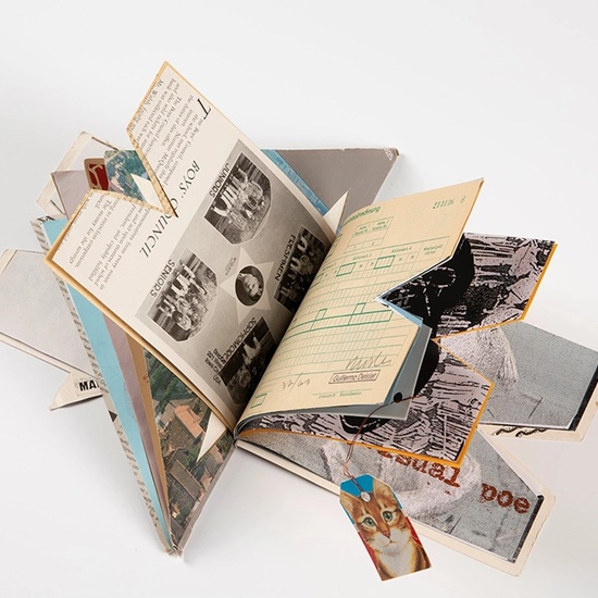 Кураторская экскурсия по выставке «Неформат. Современная книга художника»