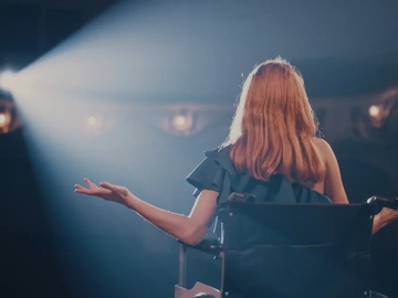 Восемь любящих женщин — на грани Нового года