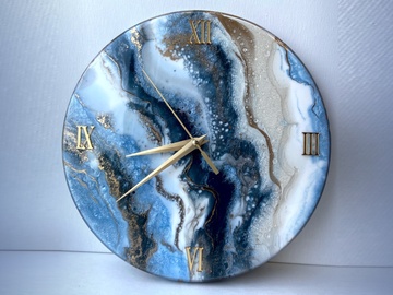 Часы. Срез камня. Мрамор