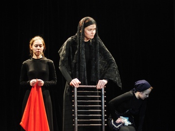 Дом Бернарды Альбы