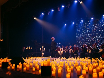 Мировые рок-хиты в сиянии тысячи свечей