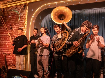 Nuggers. Брасс, фанк и EDM