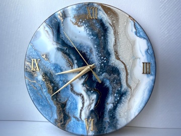 Часы. Срез камня. Мрамор