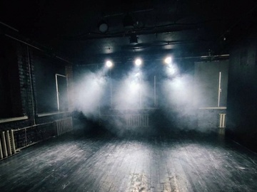 Одной ногой здесь, другой там