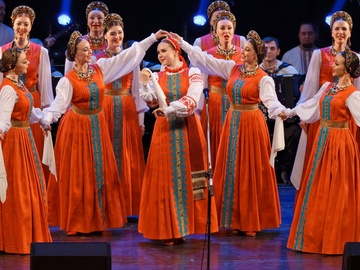 Уральский народный хор. Под окном черёмуха...