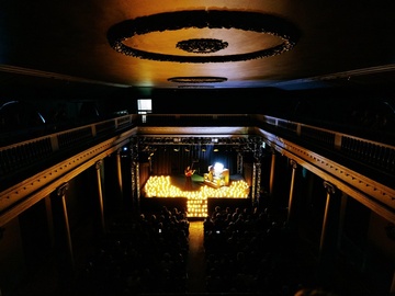 Орган при свечах