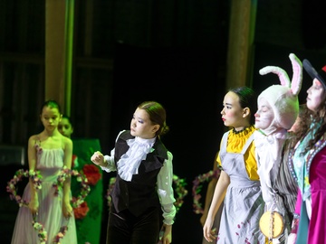 Алиса в стране чудес