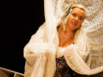 Не включай блондинку!