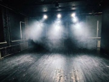 Одной ногой здесь, другой там