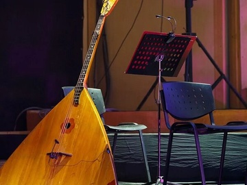 Народные инструменты. Балалайка