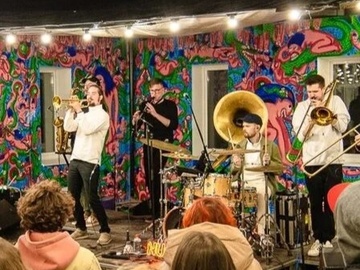 Музыкальный фест Groove Street Dance Battle. Открытие Летнего двора Музея Андеграунда и Летней веранды бара «Вечно Молодой»