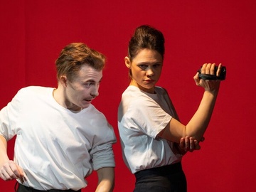 Изображая жертву