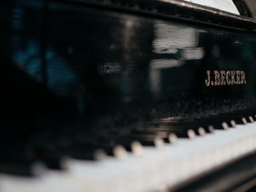 Музыка в музее: джаз от огненного дуэта Duo Feu