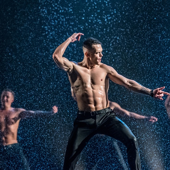 Шоу под дождём I. Между мной и тобой