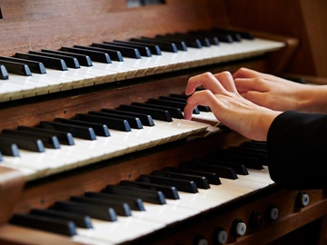 Абонемент № 102. Музыкальный выходной