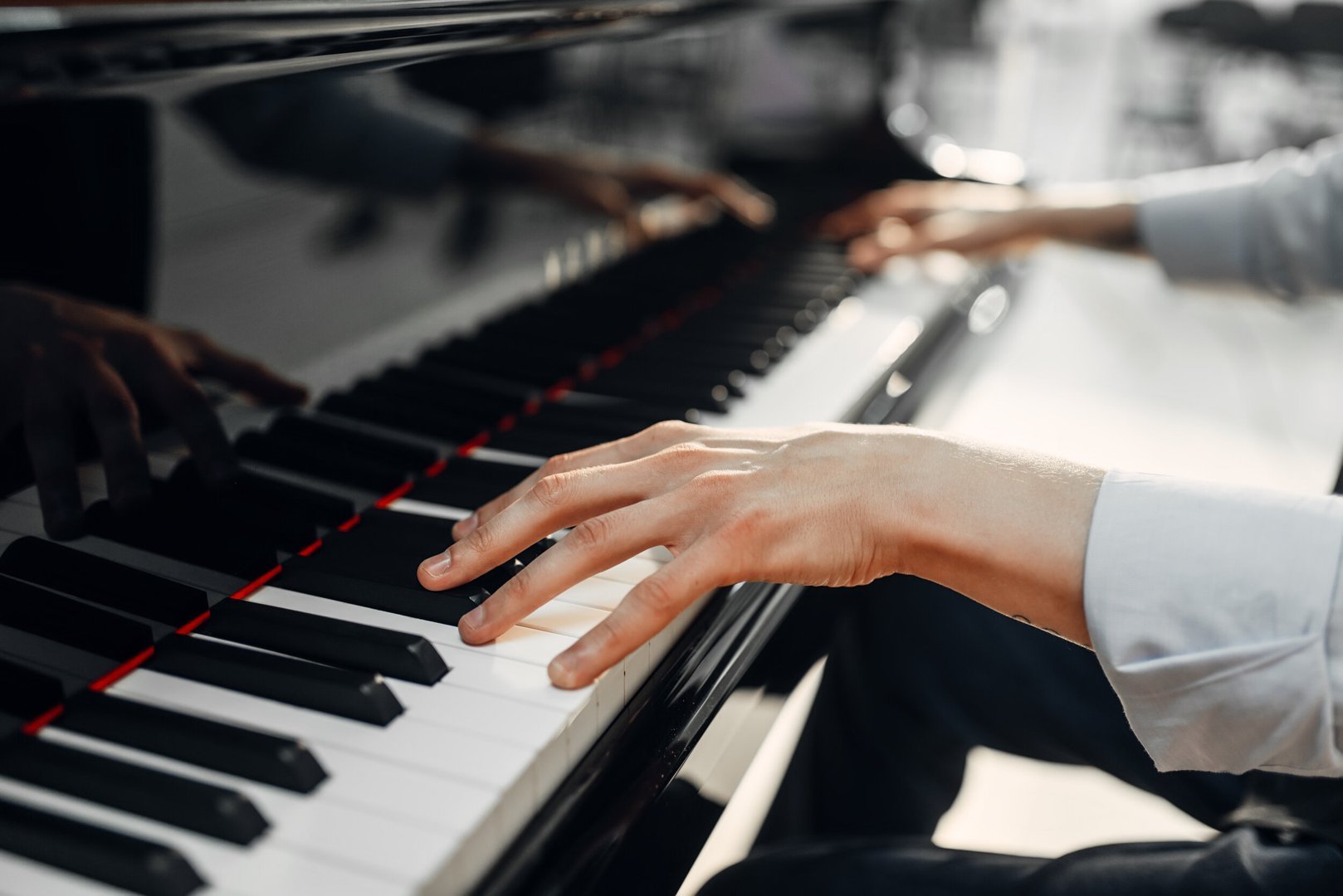Камерное вокальное творчество. Руки пианиста. Руки на фортепиано. Мужские руки пианиста. Пальцы пианиста.